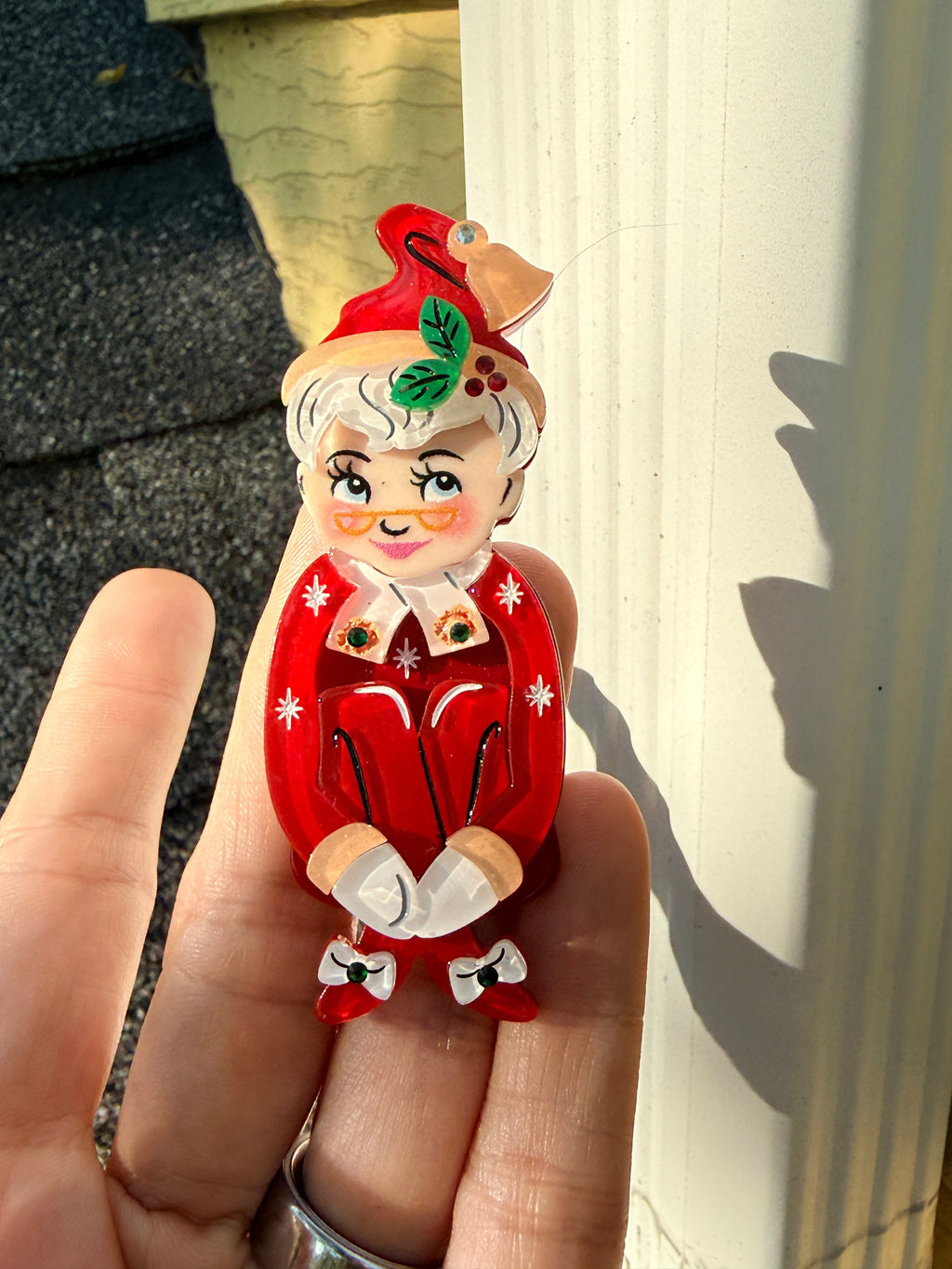 Mary Kitschmas KneeHugger Brooch by 50's Vintage Dame x Lipstick & Chrome