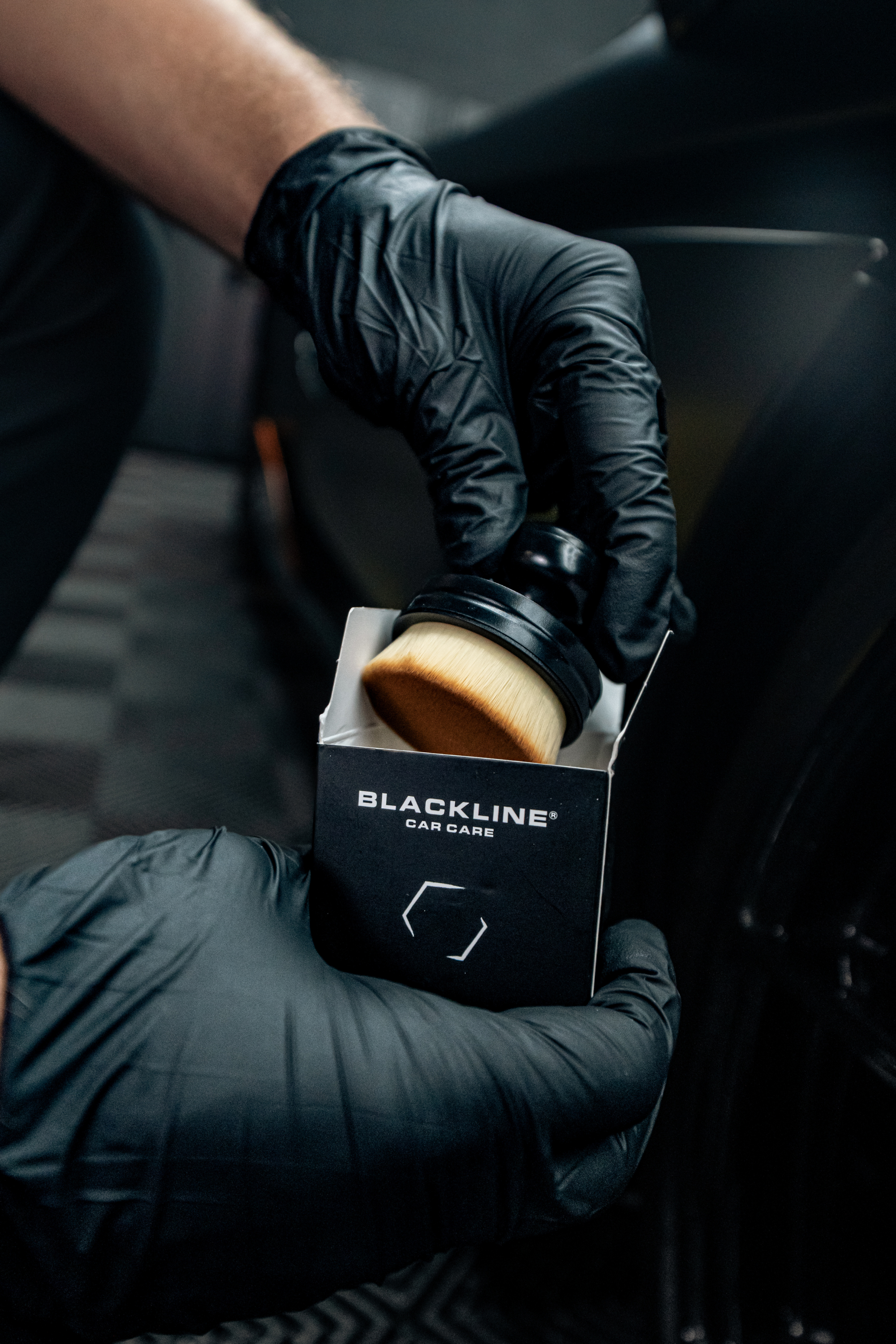 BLACKLINE® TIRE SHINE APPLICATOR BRUSH