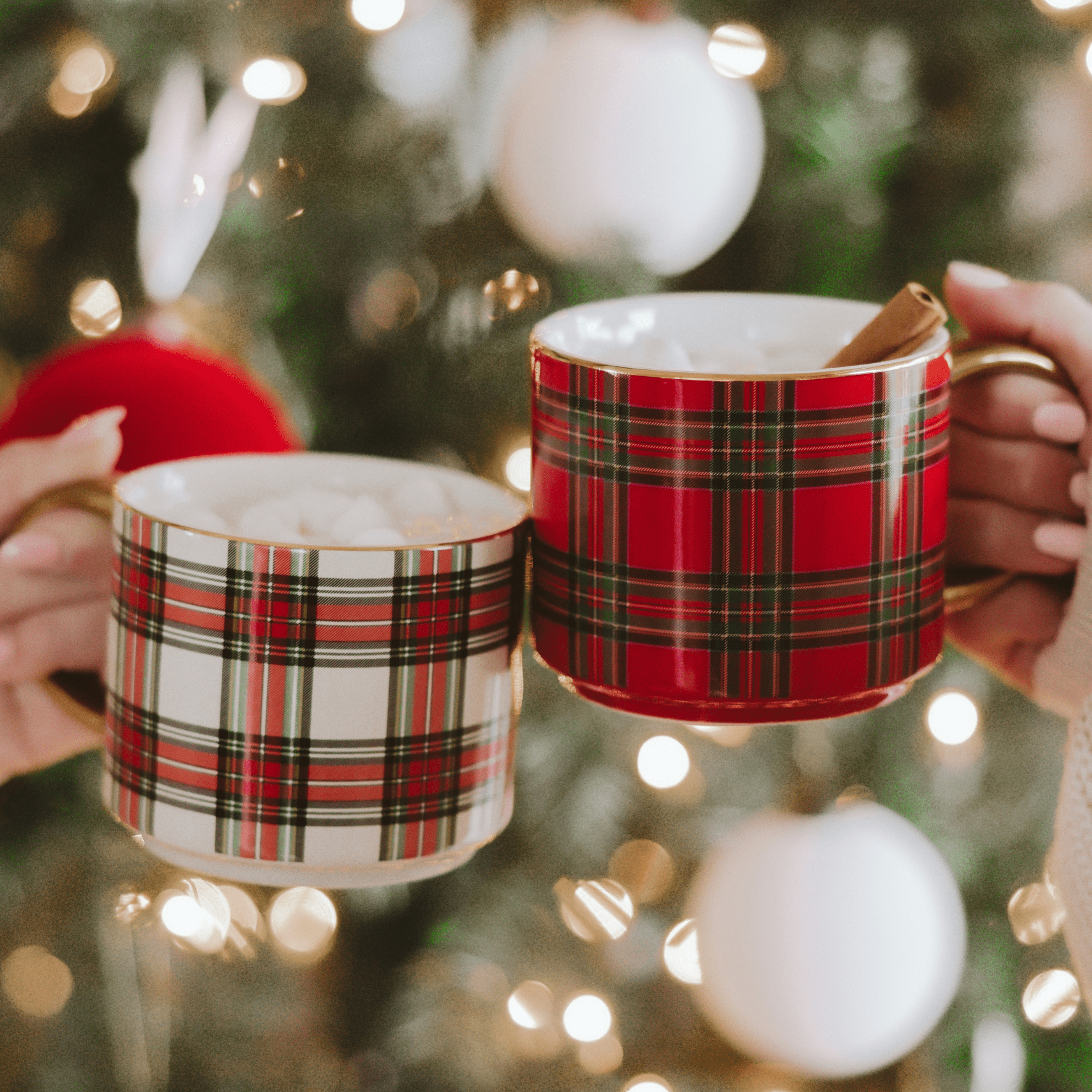 White Plaid 14 oz Gold Handle Coffee Mug