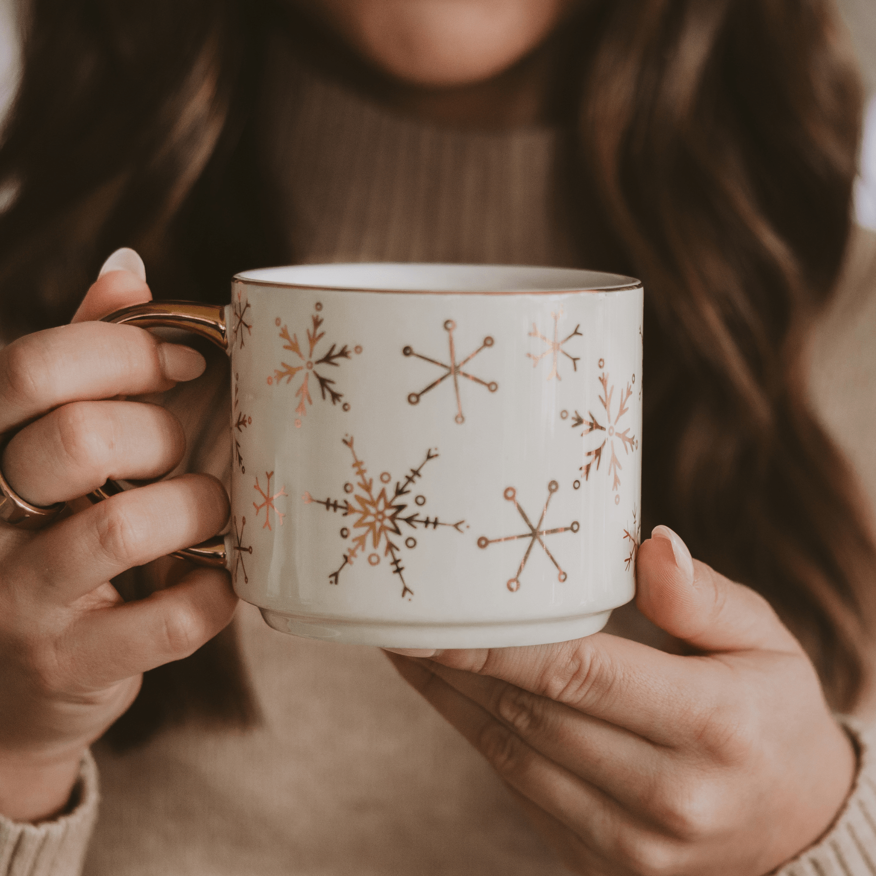 Gold Snowflakes 14 oz Gold Handle Coffee Mug