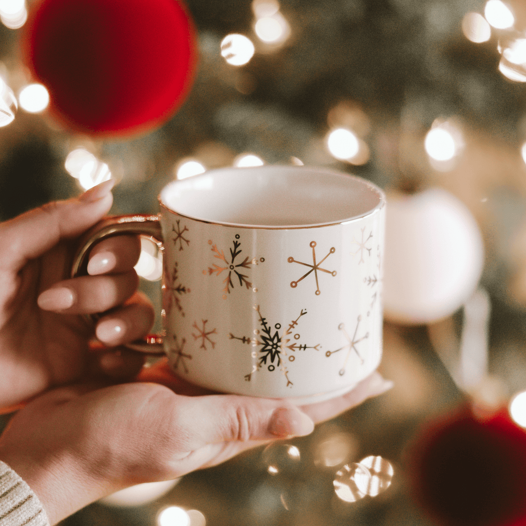Gold Snowflakes 14 oz Gold Handle Coffee Mug
