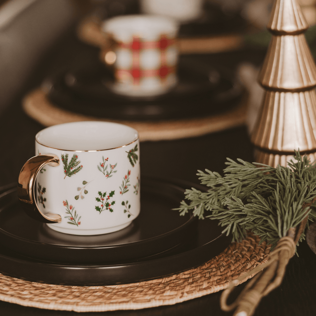 Holiday Greenery 14 oz Gold Handle Coffee Mug