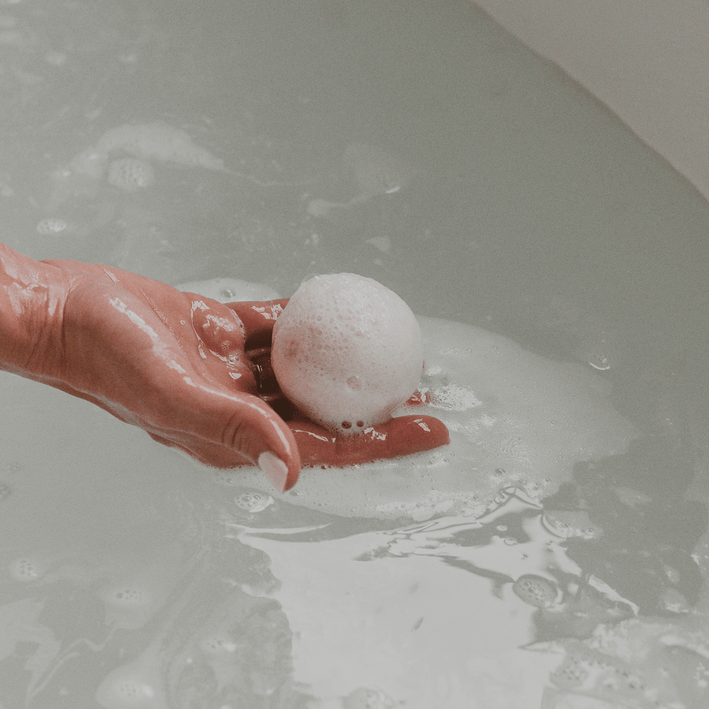 Restore and Renew White Eucalyptus 4.6 oz Bath Bomb