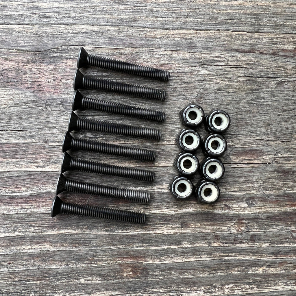 Paris Hardware 1 ¼" Flathead