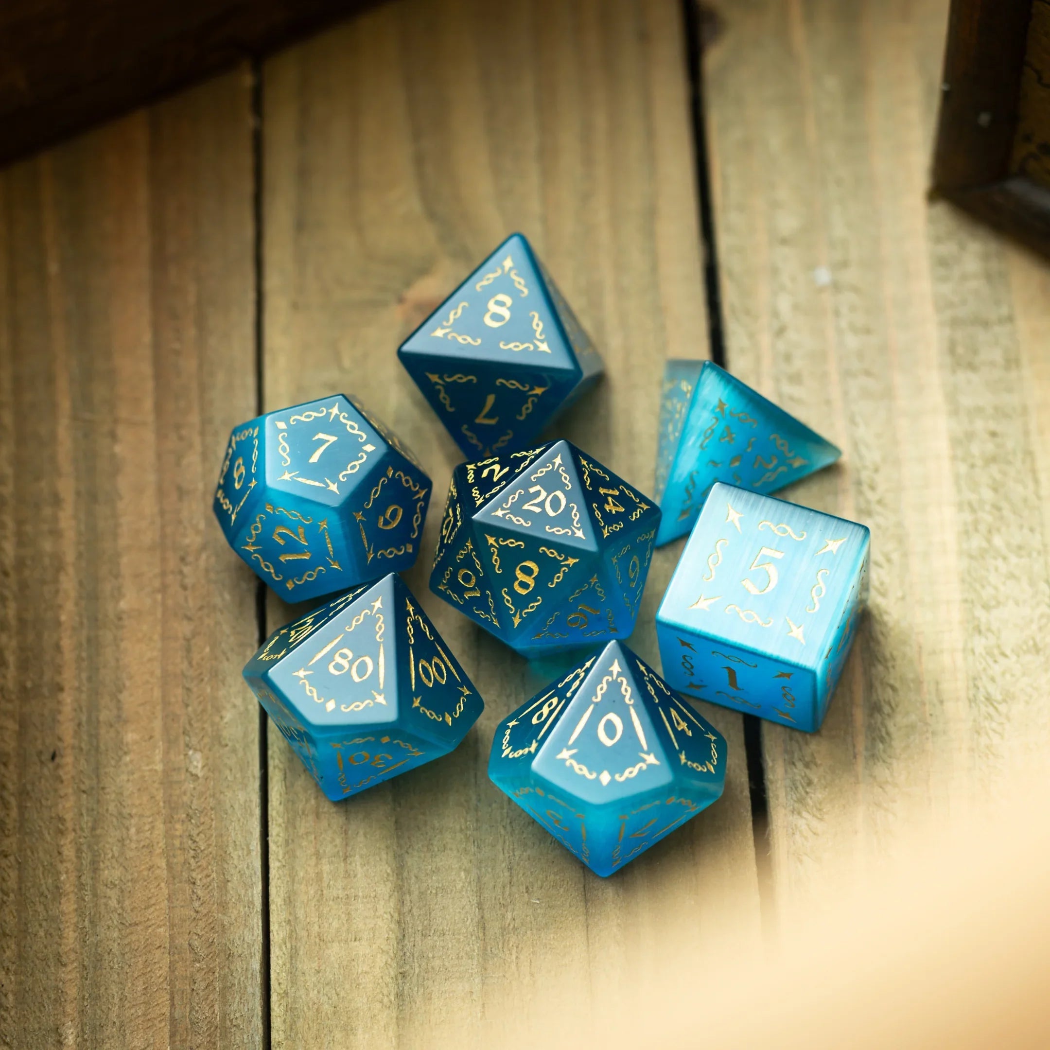 Vine Spike Gemstone Blue Cats Eye Stone DND Dice Set