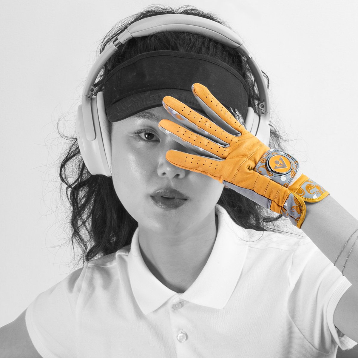 Park Paisley | Women's Gold Golf Glove